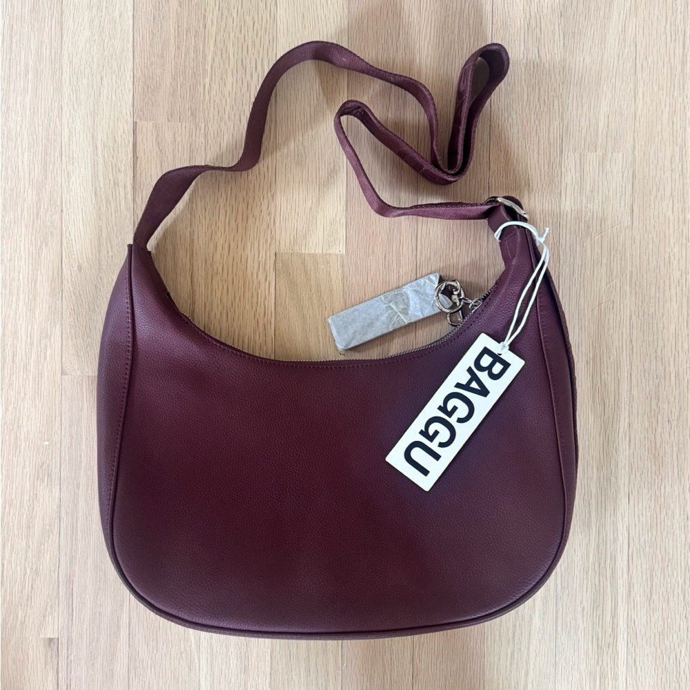BAGGU Recycled Leather Crescent  Bag Medium